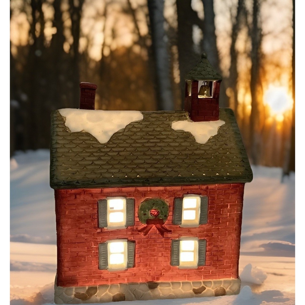 1989 Colonial America Collection School House w/light